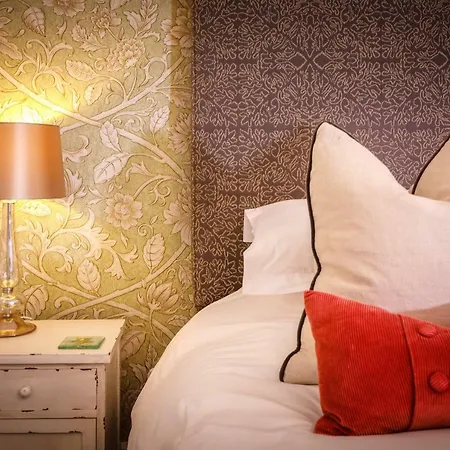 Bed & Breakfast Trewornan Manor